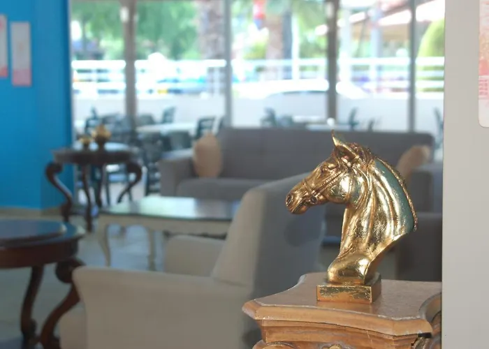 Astoria Life 酒店 3*