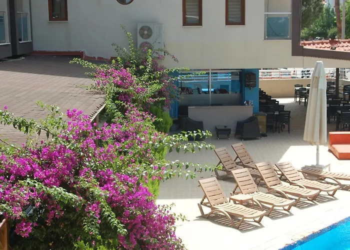 Astoria Life 酒店 3*