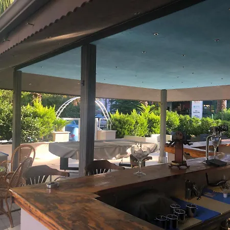 酒店 Astoria Life 马尔马里斯