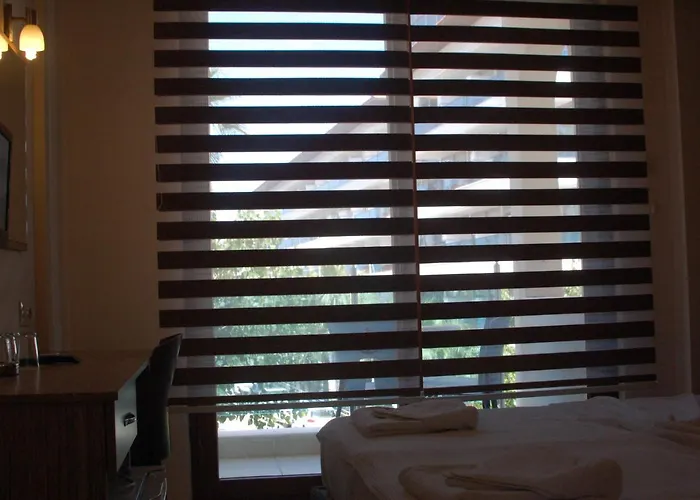 Astoria Life Hotel